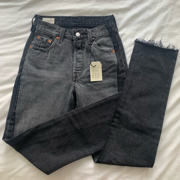 Unique Levi’s High Rise Jeans - Picture 2 of 5